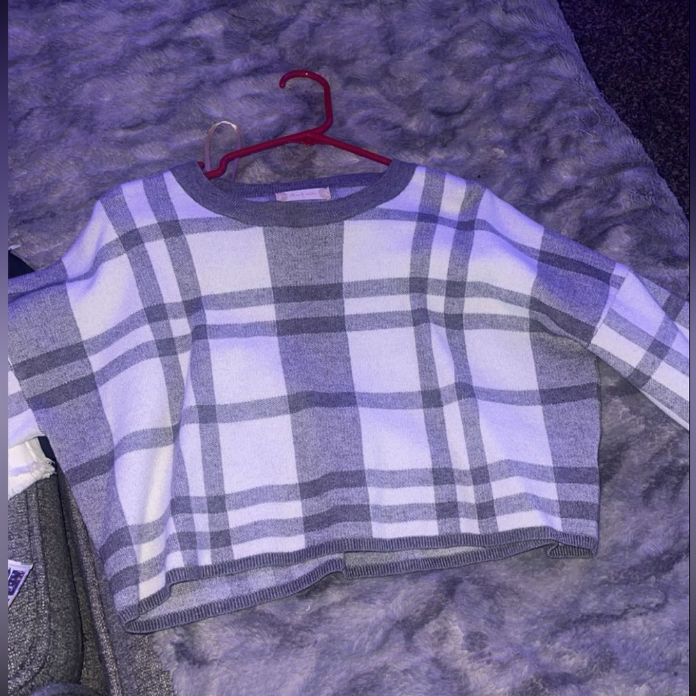 Small checkered grey sweater from altard state